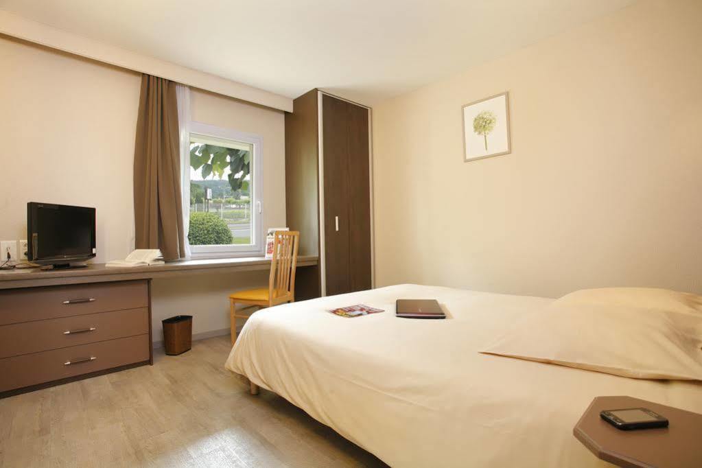 Hotel Grand Confort Le Moulin Rouge Terrasson Zimmer foto